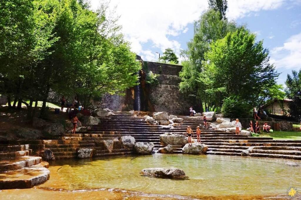 Maison Suspendue Avec Jacuzzi Privatif Pont-en-Royans Buitenkant foto